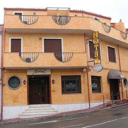 Hotel Mistral Portoscuso Luaran gambar