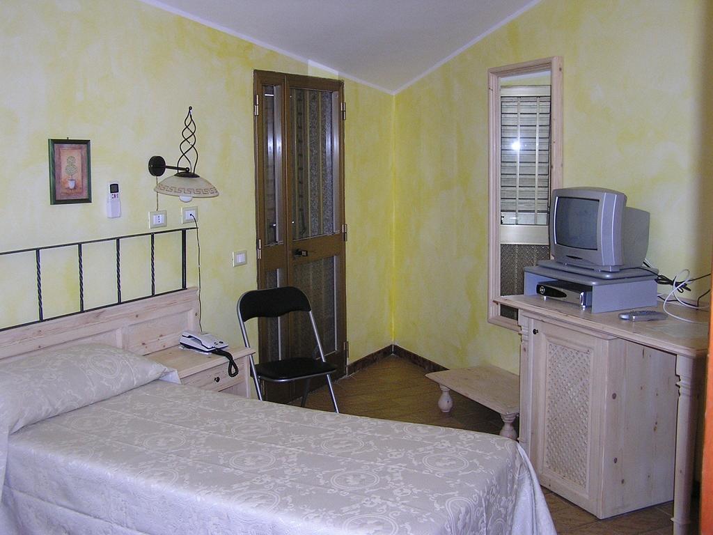 Hotel Mistral Portoscuso Bilik gambar