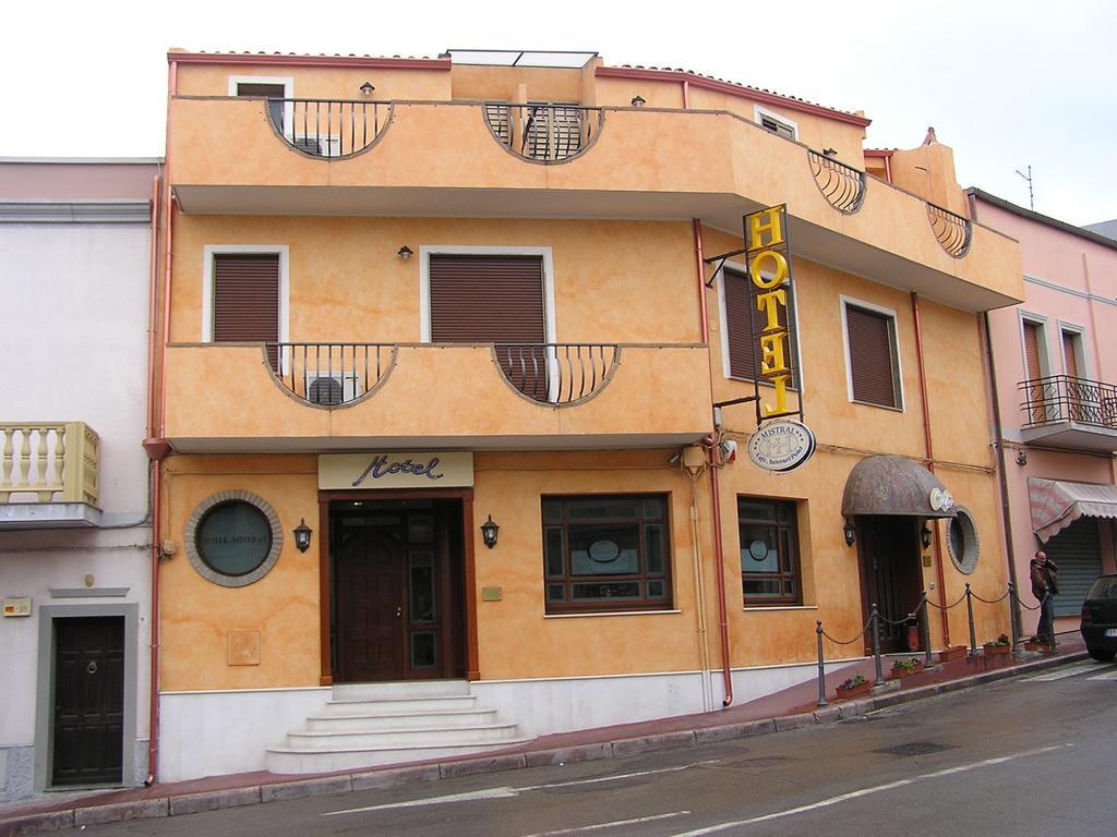 Hotel Mistral Portoscuso Luaran gambar