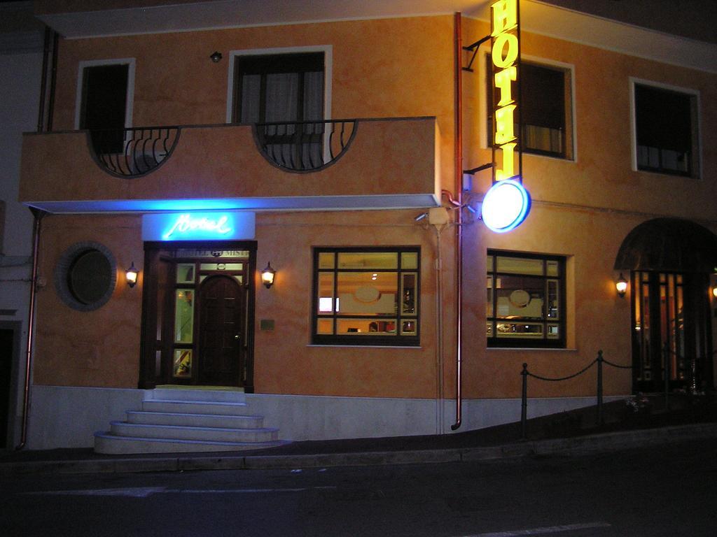 Hotel Mistral Portoscuso Luaran gambar