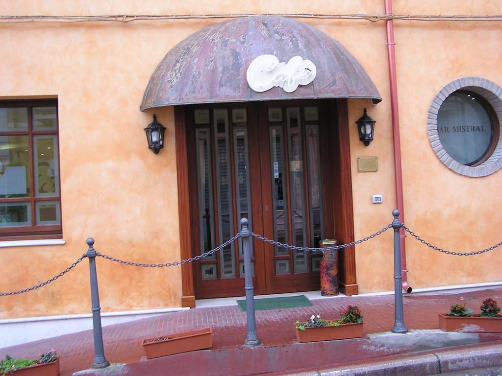 Hotel Mistral Portoscuso Luaran gambar